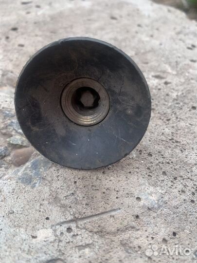 Секретка снятья запаски ланд крузер 105