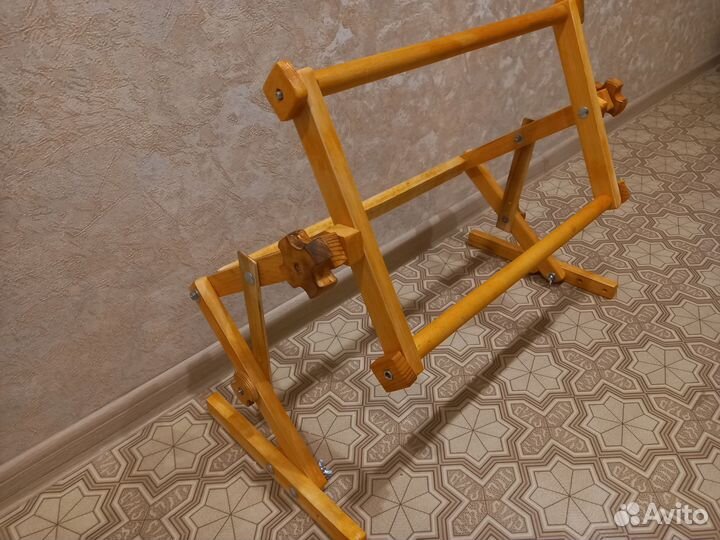 Станок для вышивания диванный