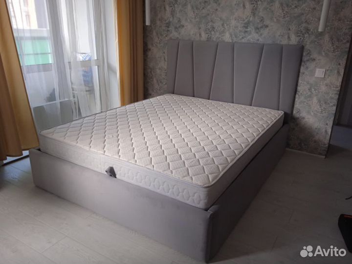 Кровать двуспальная