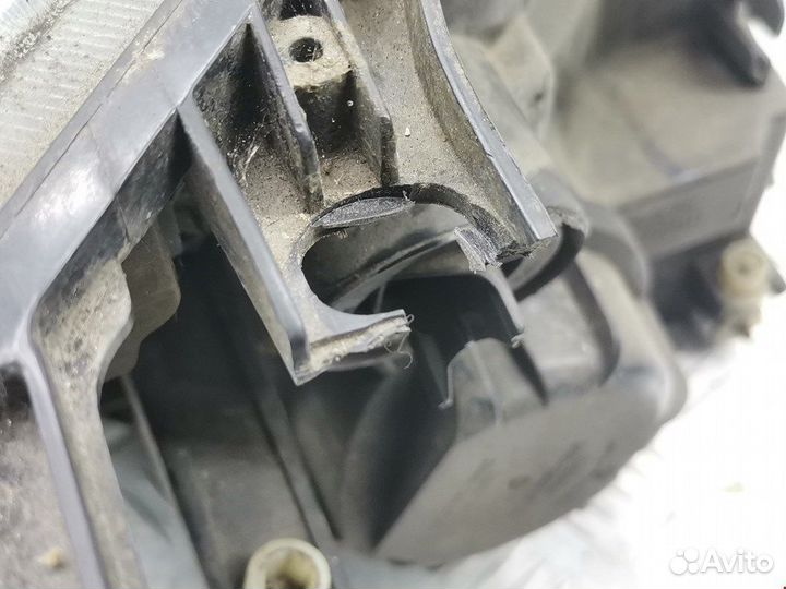 Фара передняя для Ford Fiesta 5 1320349