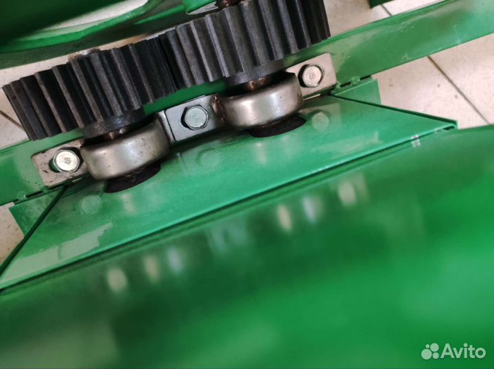 Дробилка для винограда электрическая, 30л. Бункер