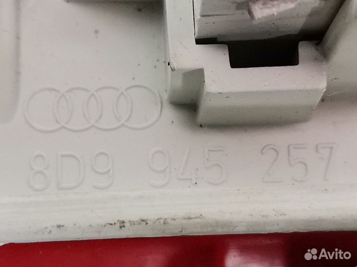 Фонарь задний правый Audi A6 4A/C4 1997 8D9945112