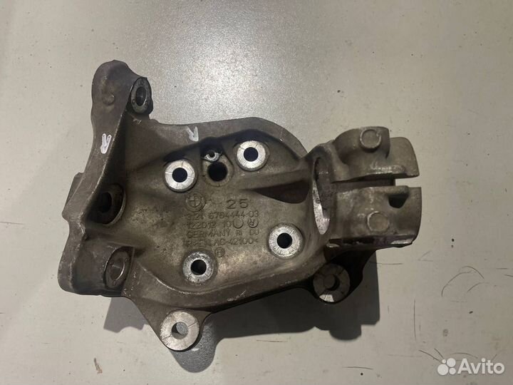 Кулак поворотный передний правый Bmw 1-Series E87