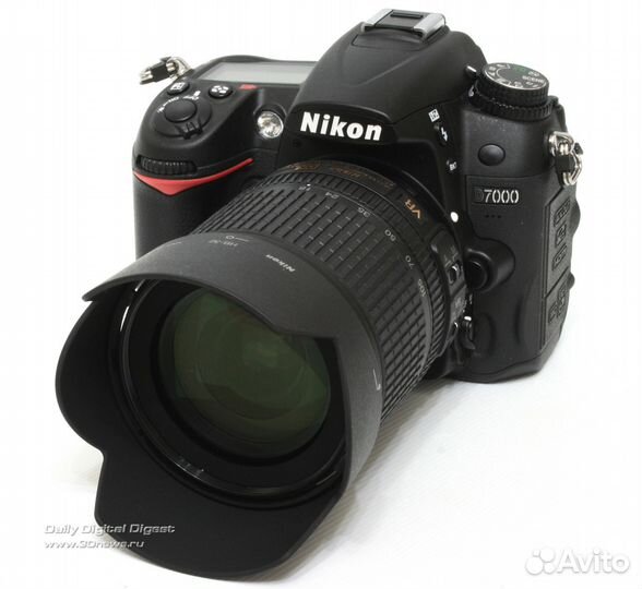 Nikon D7000 + хороший комплект