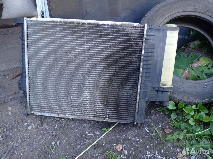 Радиатор охлаждения на bmw 3 e46
