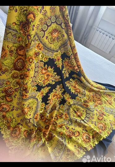 Павловопосадская шаль (платок) Подкова