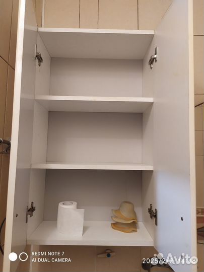 Шкаф навесной в ванную