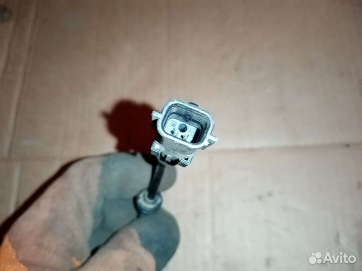 Датчик ABS задний левый Nissan Almera G15