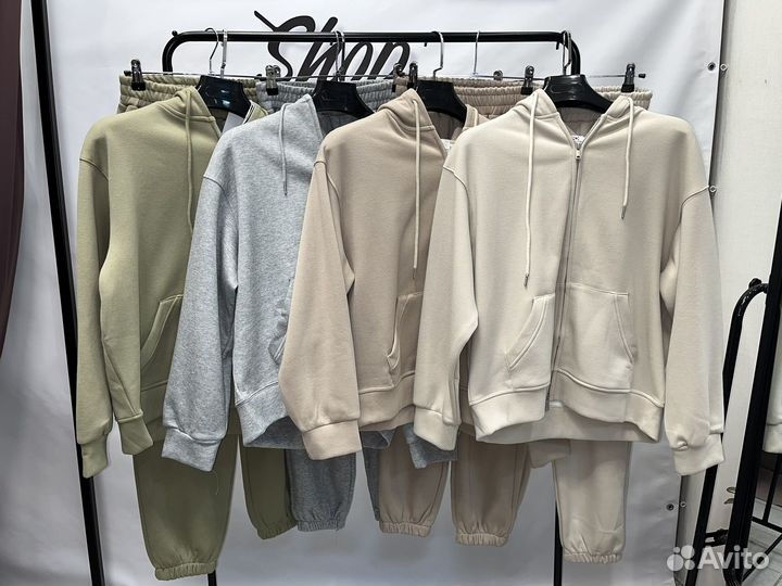 Женский спортивный костюм