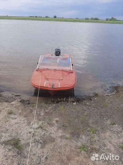 Лодка с мотором
