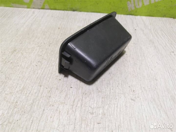 Ящик передней консоли Шкода Октавия А4