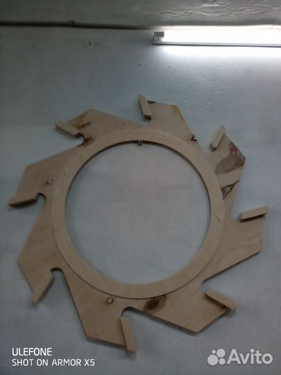 Продам нестандартную раму для зеркала (диск)