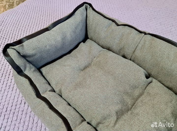 Лежак с подушкой и кантом