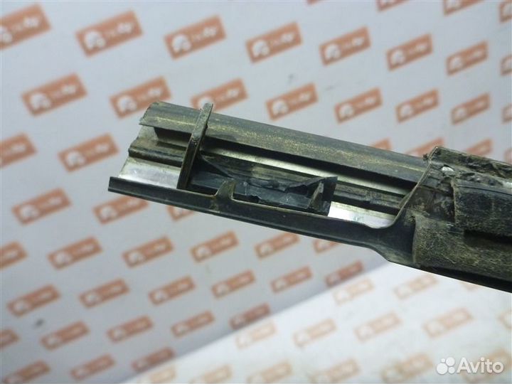 Уплотнитель стекла двери бархотка передний правый