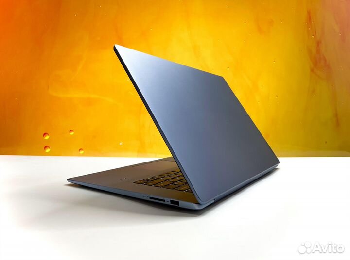 Ноутбук Lenovo IdeaPad 15 / Core i5 / SSD