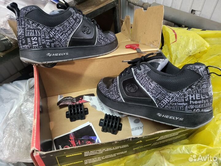 Heelys кроссовки с роликами 43 размер, почти новые