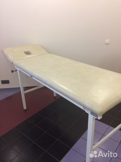 Массажная кушетка HWK с вырезом для лица