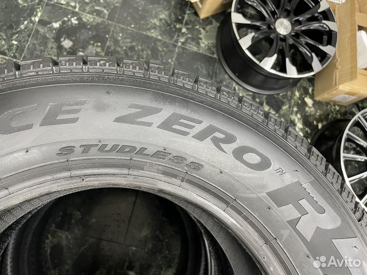 Pirelli Winter Ice Zero 215/65 R16 102T