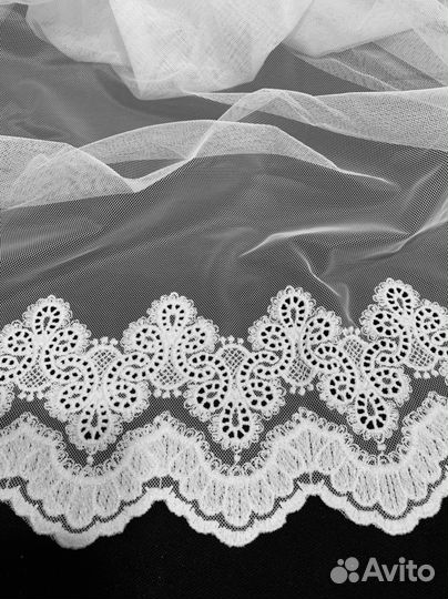 Сетка с вышивкой по низу