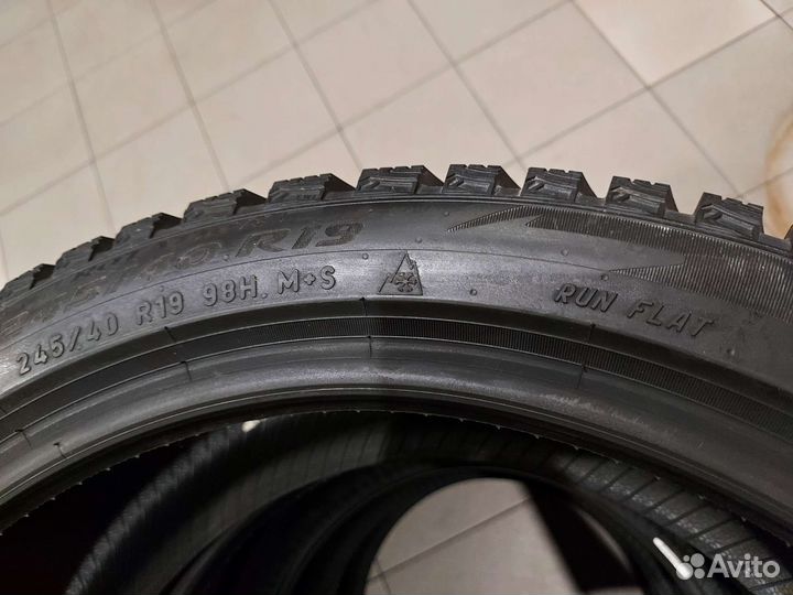 Pirelli Ice Zero 2 245/40 R19 98H