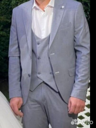 Костюм мужской новый