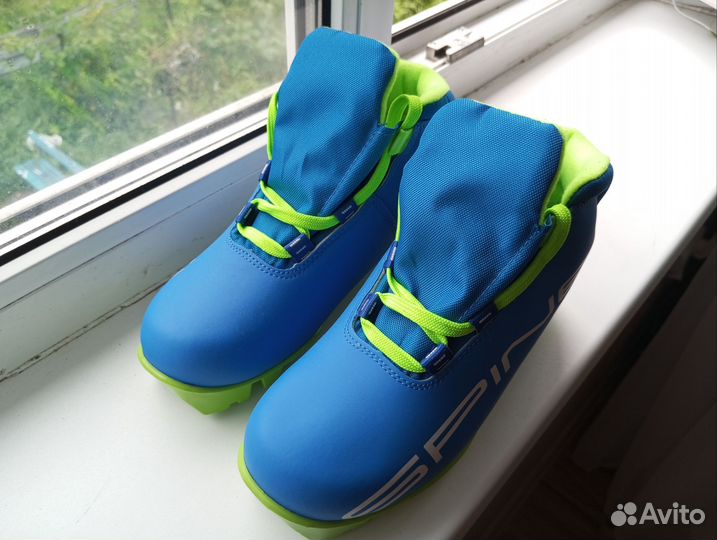 Лыжные ботинки