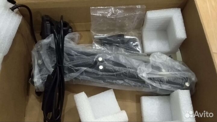 Лампа настольная с увеличительным стеклом