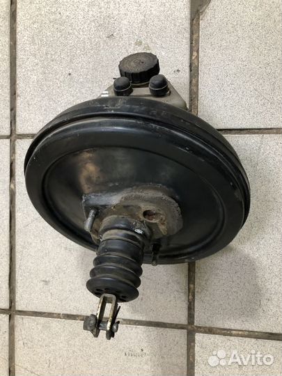 Главный тормозной цилиндр вакуум Mercedes W124