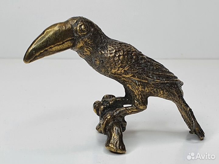 Винтажная бронзовая статуэтка 