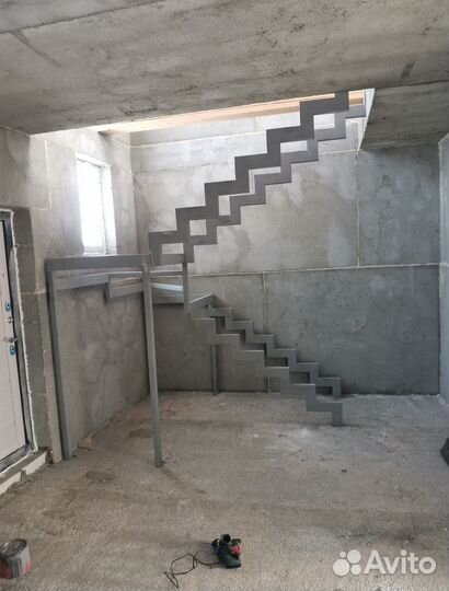 Металлический Каркас Г-образной Лестницы от Произв