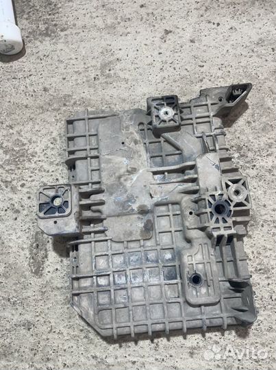 Площадка акб Hyundai Solaris 2