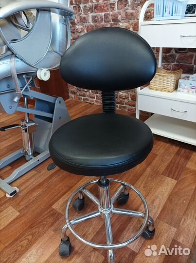 Оборудование для педикюра и маникюра