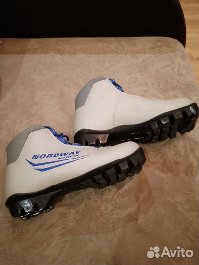 Лыжные ботинки