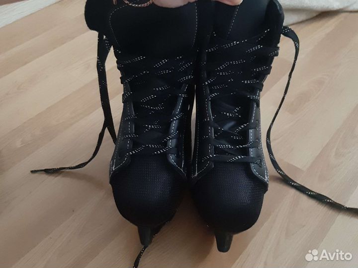 Коньки хоккейные.34