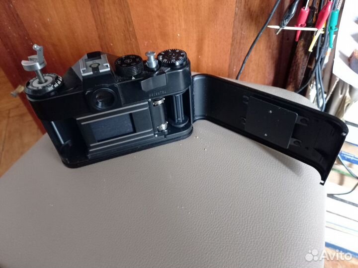 Фотоаппарат зеркальный плёночный
