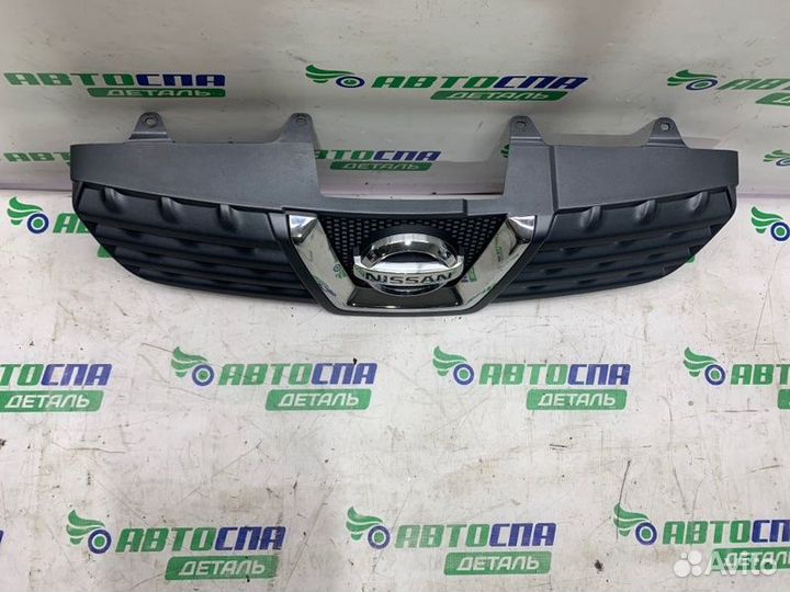 Решетка радиатора передняя Nissan Qashqai