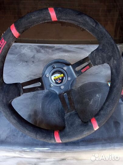 Спортивный руль momo