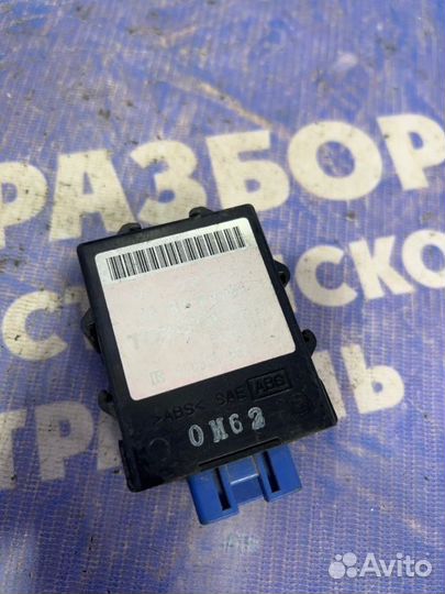 Блок управления раздаткой Toyota Camry 40 седан