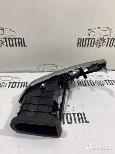 Дефлектор воздуховода левый Hyundai Ix35 LM G4KD