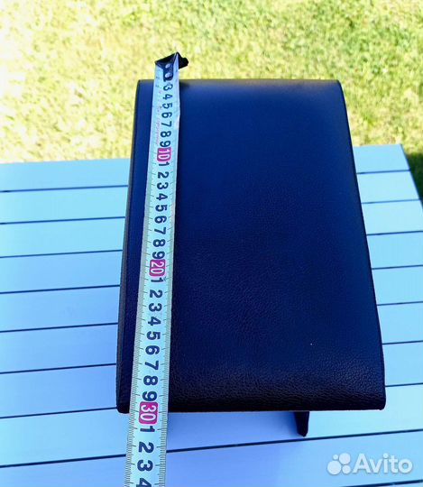 Подлокотник