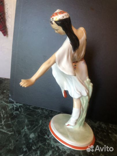 Фарфоровые статуэтки дулево