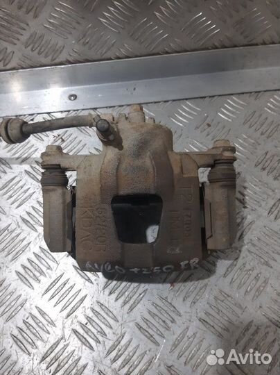 Суппорт передний правый Chevrolet Aveo T250 F14D3