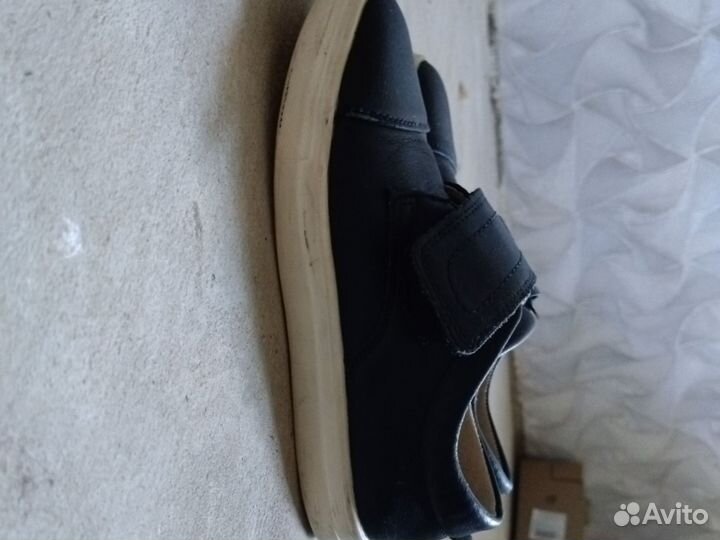 Туфли школьные 32 размер с белой подошвой