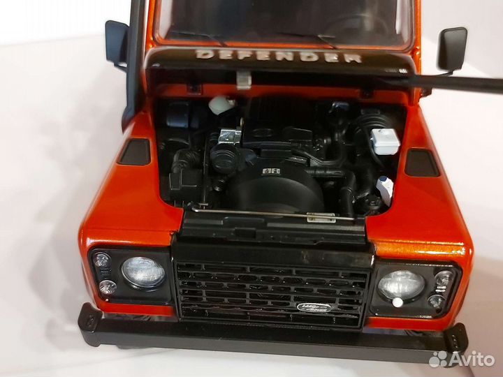 Land Rover Defender 90 Adventure 1:18 Kyosho