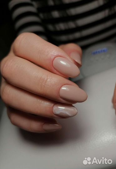 Педикюр с покрытием лаком