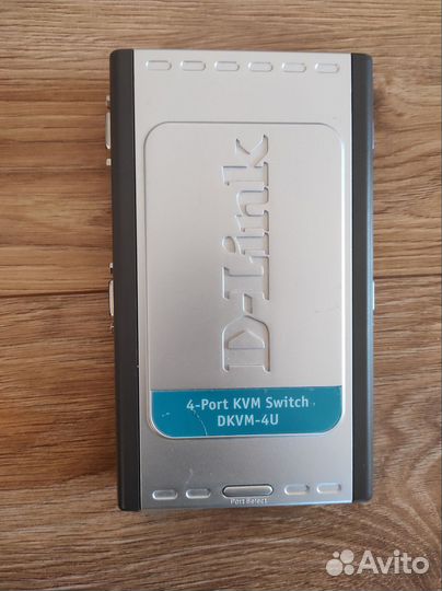 Переключатель D-link dkvm-4U