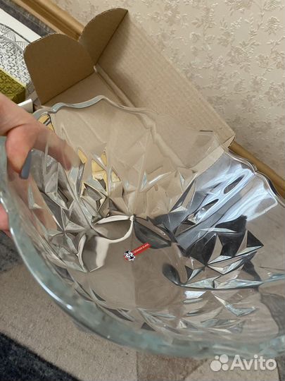 Новая посуда, танцующие бокалы, салатник