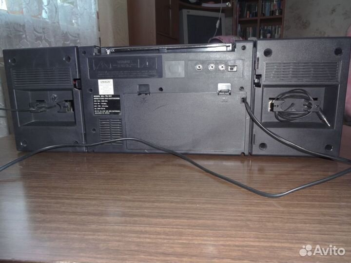 Японский музыкальный центр Thompsonic TS-441