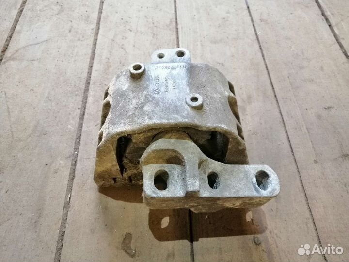 Опора двигателя правая Volkswagen