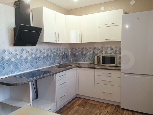 2-к. квартира, 54 м², 13/19 эт.